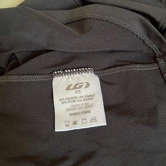 Louis Garneau sleeveless active (cycling) jersey with shelf bra - Picture 9 of 14